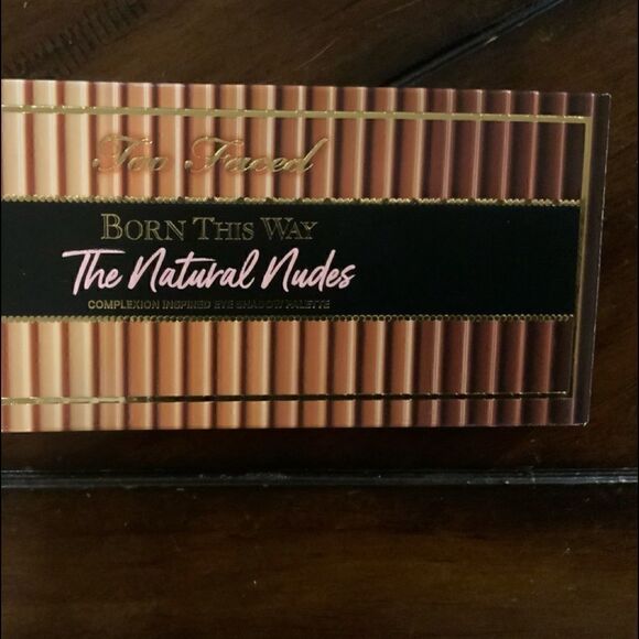 BRAND NEW Two Faced Born This Way Natural Nudes Eyeshadow - Picture 1 of 8